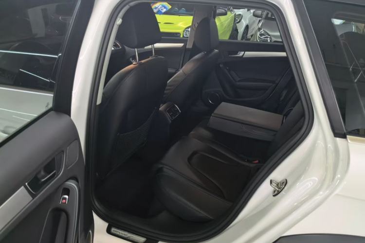 Used Audi A4 2014 40 TFSI allroad quattro plus version Interior 4