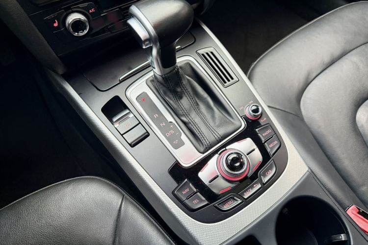Used Audi A4 2014 40 TFSI allroad quattro plus version Interior 4