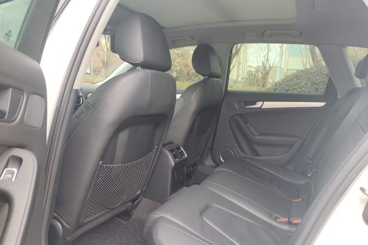 Used Audi A4 2014 40 TFSI allroad quattro plus version Interior 4