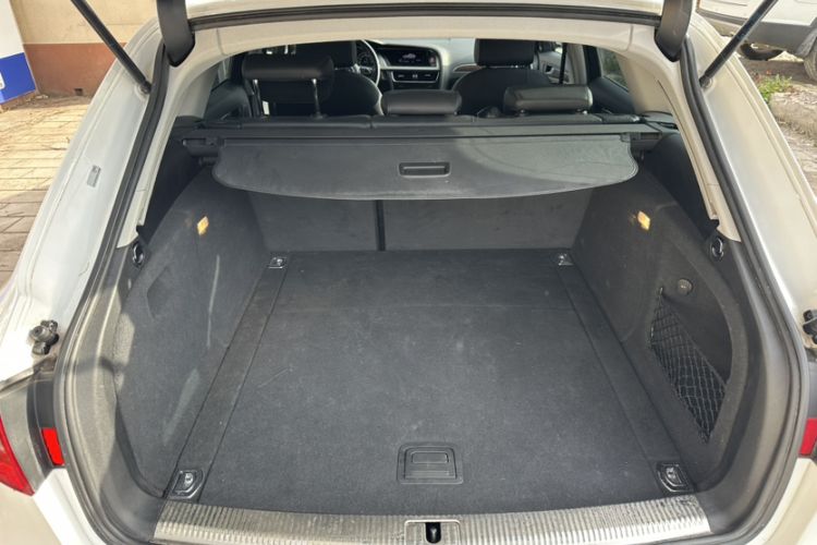 Used Audi A4 2014 40 TFSI allroad quattro plus version Interior 8