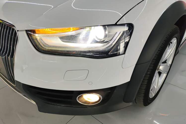 Used Audi A4 2014 40 TFSI allroad quattro plus version Left Front Headlight