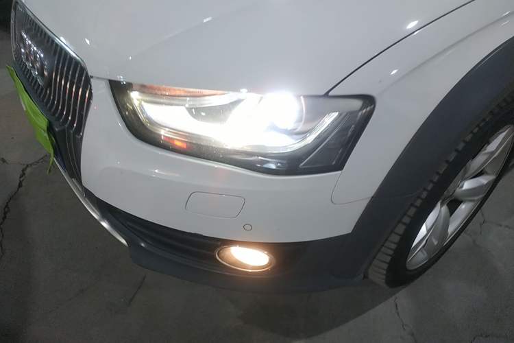 Used Audi A4 2014 40 TFSI allroad quattro plus version Left Front Headlight