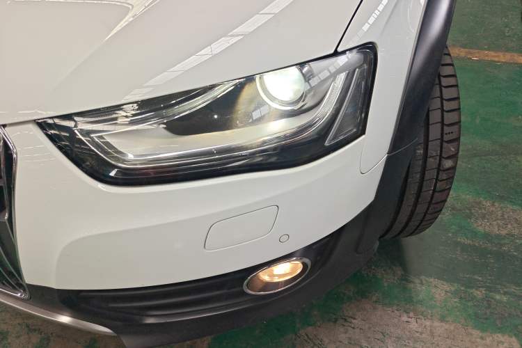 Used Audi A4 2014 40 TFSI allroad quattro plus version Left Front Headlight