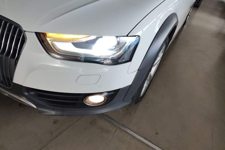 Used Audi A4 2014 40 TFSI allroad quattro plus version Left Front Headlight