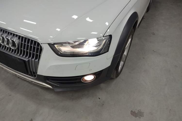Used Audi A4 2014 40 TFSI allroad quattro plus version Left Front Headlight