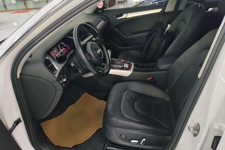 Used Audi A4 2014 40 TFSI allroad quattro plus version Left Front Seat
