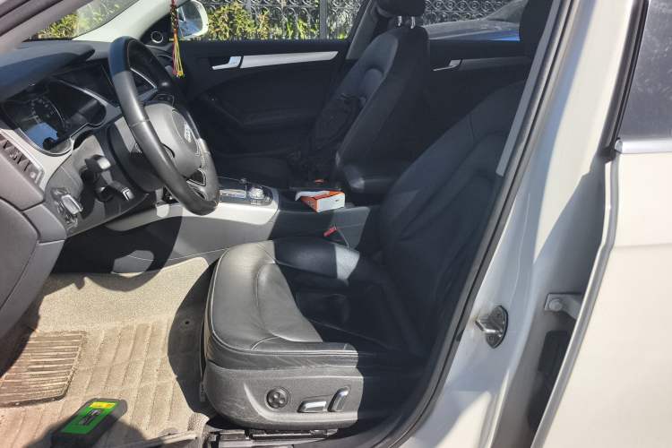 Used Audi A4 2014 40 TFSI allroad quattro plus version Left Front Seat