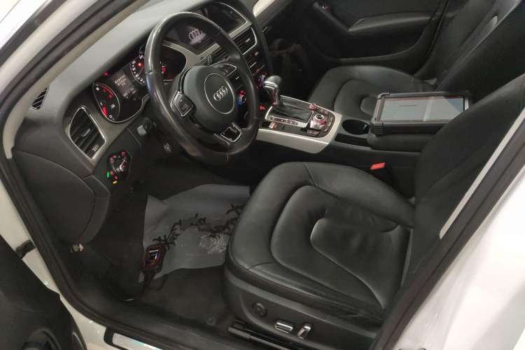 Used Audi A4 2014 40 TFSI allroad quattro plus version Left Front Seat