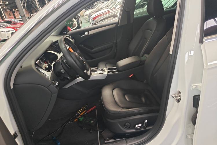 Used Audi A4 2014 40 TFSI allroad quattro plus version Left Front Seat