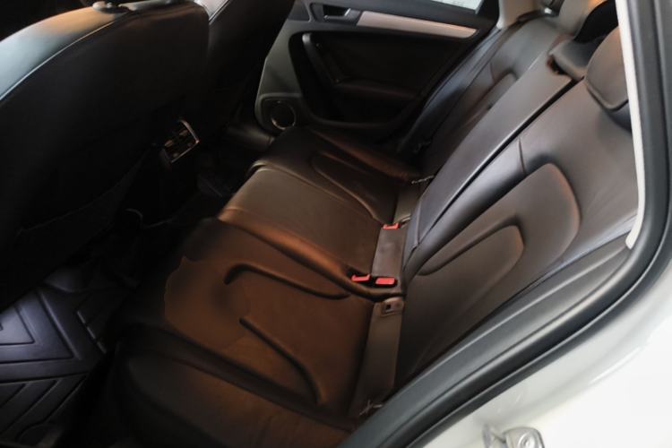 Used Audi A4 2014 40 TFSI allroad quattro plus version Left Rear Seat