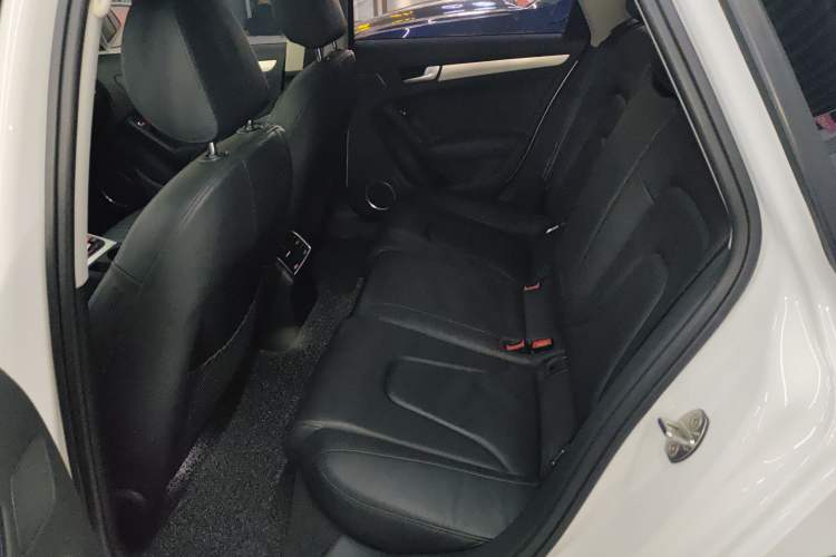 Used Audi A4 2014 40 TFSI allroad quattro plus version Left Rear Seat