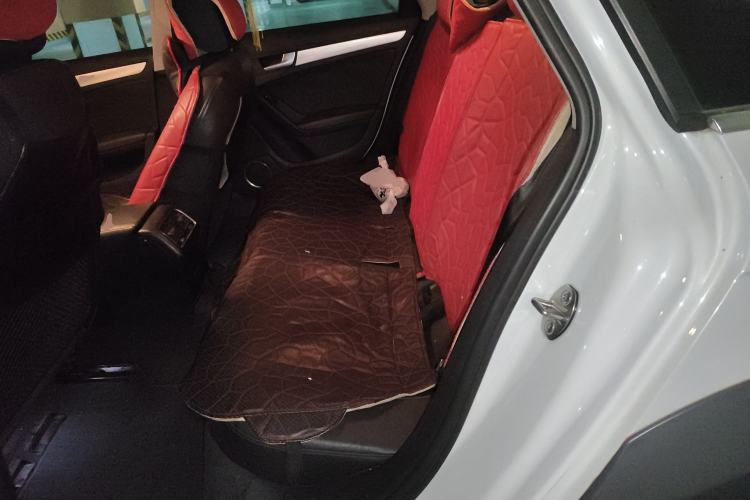 Used Audi A4 2014 40 TFSI allroad quattro plus version Left Rear Seat