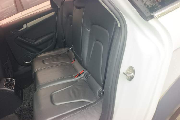 Used Audi A4 2014 40 TFSI allroad quattro plus version Left Rear Seat