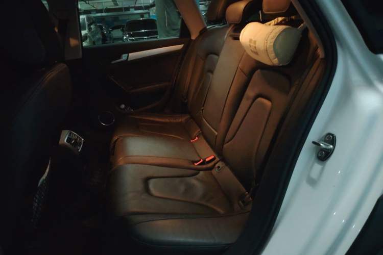 Used Audi A4 2014 40 TFSI allroad quattro plus version Left Rear Seat