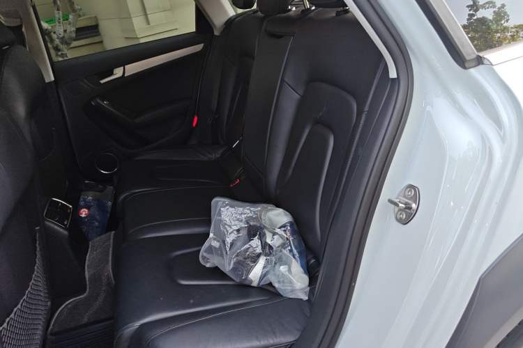 Used Audi A4 2014 40 TFSI allroad quattro plus version Left Rear Seat
