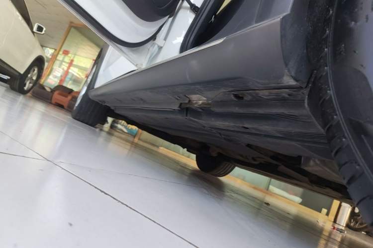 Used Audi A4 2014 40 TFSI allroad quattro plus version Left Side Sill
