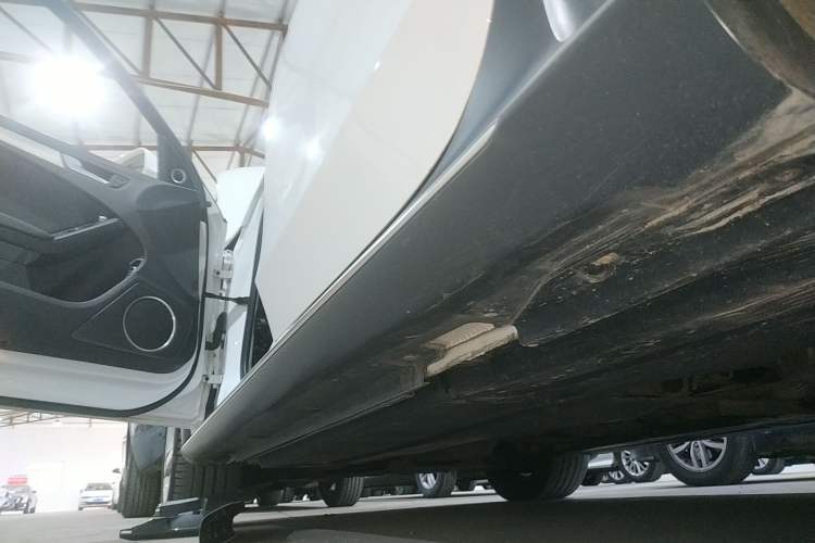 Used Audi A4 2014 40 TFSI allroad quattro plus version Left Side Sill