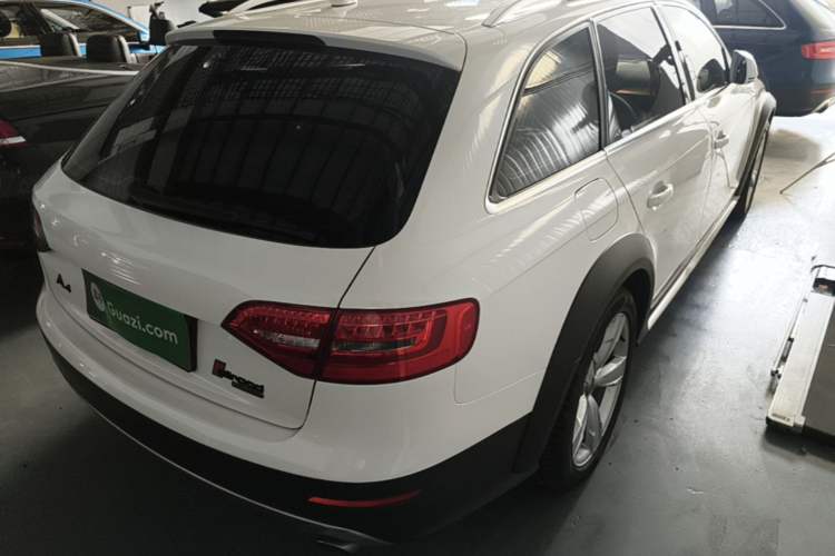 Used Audi A4 2014 40 TFSI allroad quattro plus version Rear Right 45 Deg