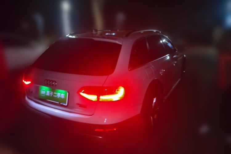 Used Audi A4 2014 40 TFSI allroad quattro plus version Rear Right 45 Deg