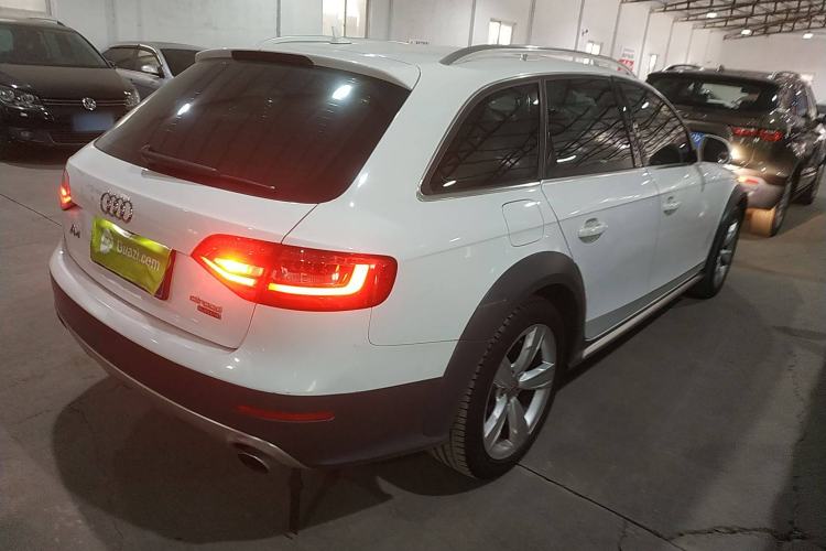 Used Audi A4 2014 40 TFSI allroad quattro plus version Rear Right 45 Deg