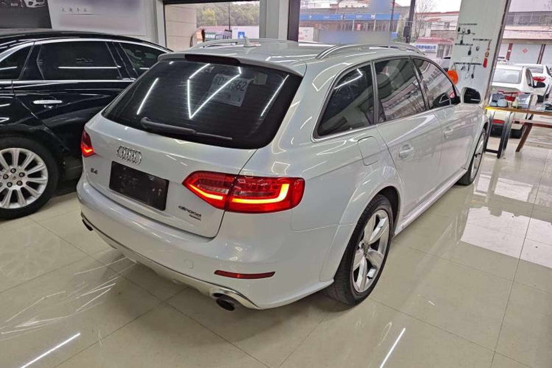 Used Audi A4 2014 40 TFSI allroad quattro plus version Rear Right 45 Deg