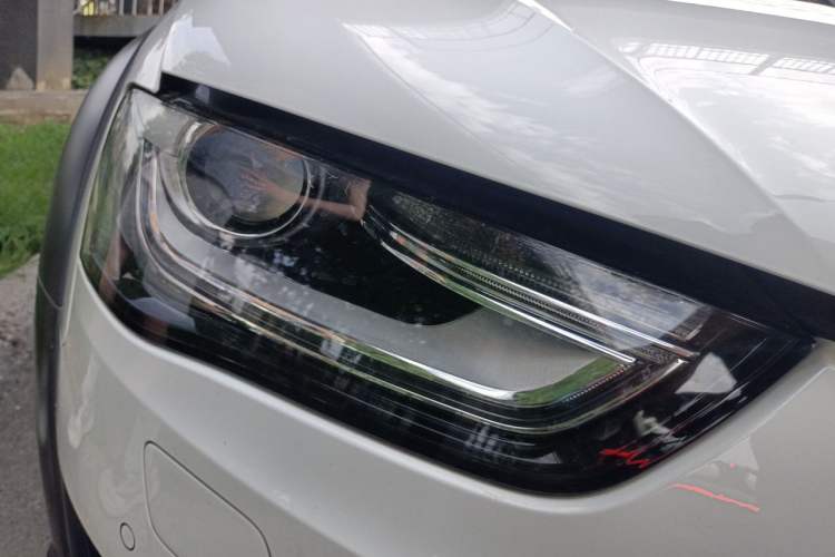 Used Audi A4 2014 40 TFSI allroad quattro plus version Right Front Headlight