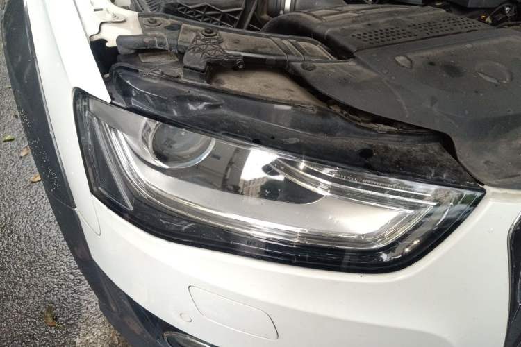Used Audi A4 2014 40 TFSI allroad quattro plus version Right Front Headlight