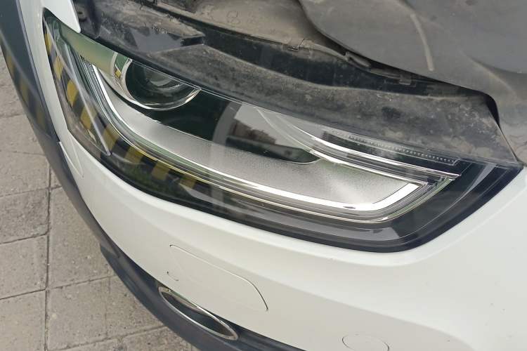 Used Audi A4 2014 40 TFSI allroad quattro plus version Right Front Headlight