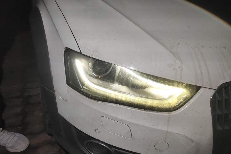 Used Audi A4 2014 40 TFSI allroad quattro plus version Right Front Headlight