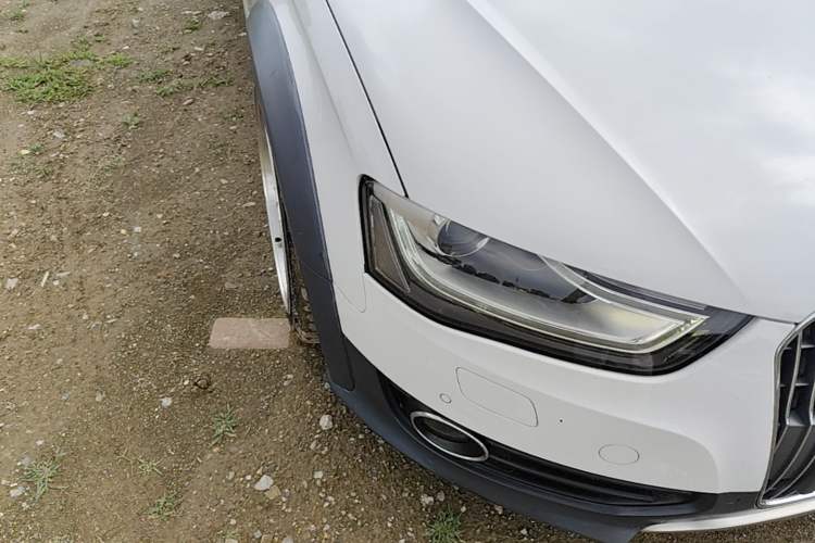Used Audi A4 2014 40 TFSI allroad quattro plus version Right Front Headlight