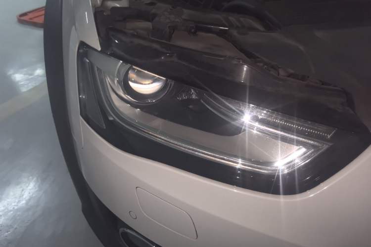 Used Audi A4 2014 40 TFSI allroad quattro plus version Right Front Headlight