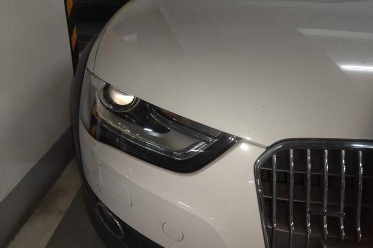 Used Audi A4 2014 40 TFSI allroad quattro plus version Right Front Headlight