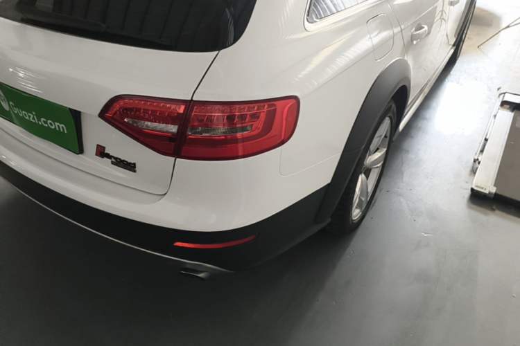 Used Audi A4 2014 40 TFSI allroad quattro plus version Right Rear Taillight
