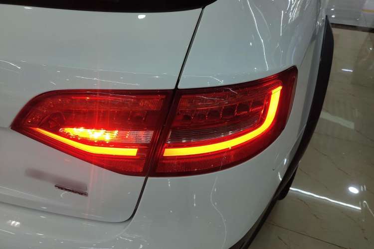 Used Audi A4 2014 40 TFSI allroad quattro plus version Right Rear Taillight