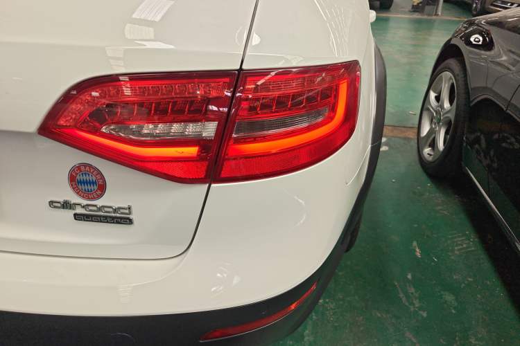 Used Audi A4 2014 40 TFSI allroad quattro plus version Right Rear Taillight