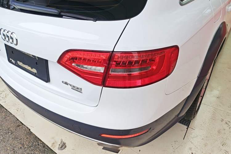 Used Audi A4 2014 40 TFSI allroad quattro plus version Right Rear Taillight
