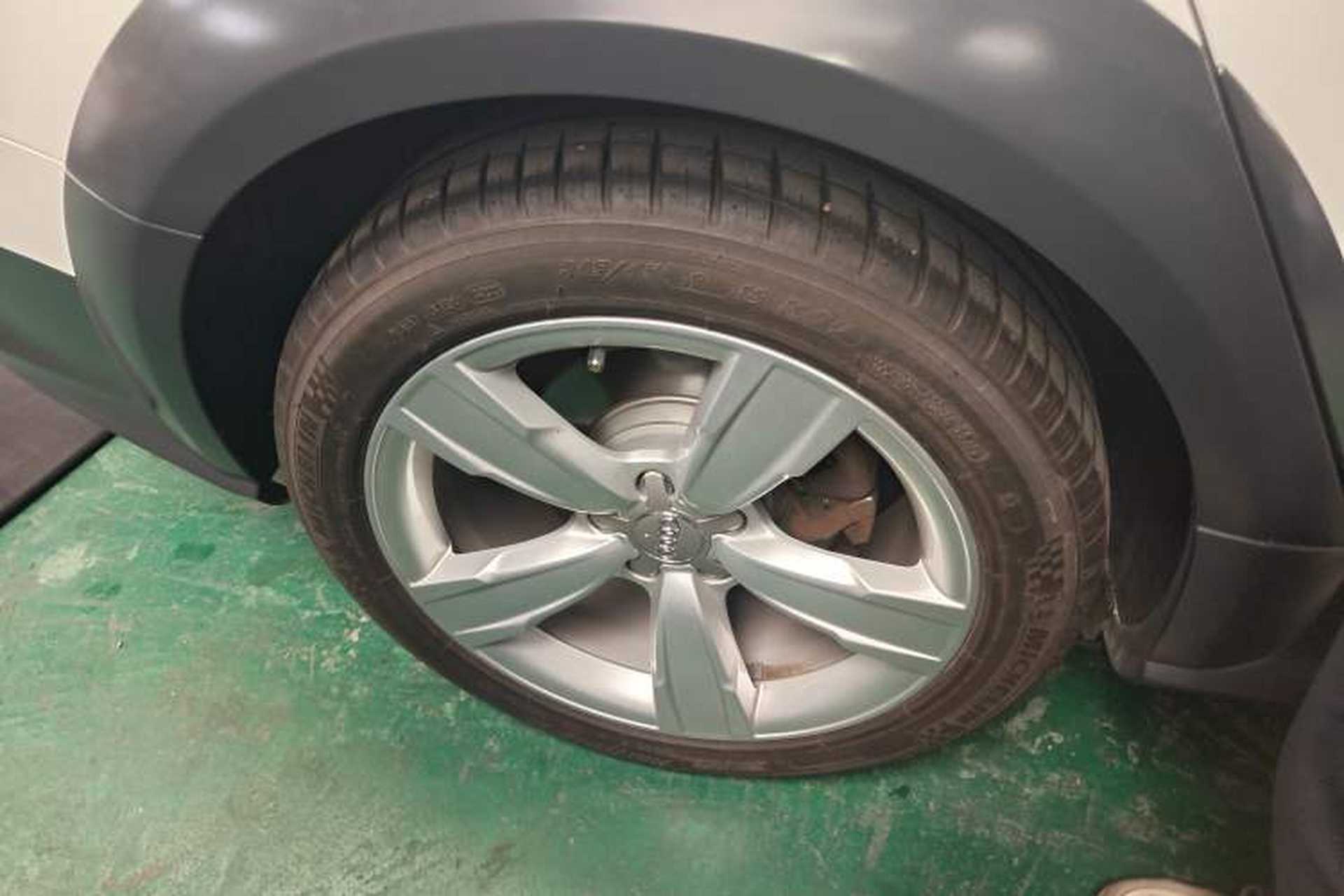 Used Audi A4 2014 40 TFSI allroad quattro plus version Right Rear Wheel Hub