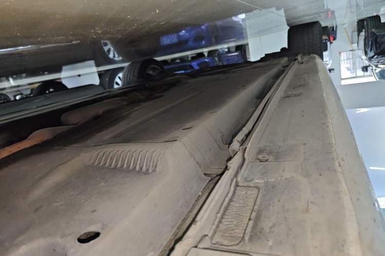 Used Audi A4 2014 40 TFSI allroad quattro plus version Right Side Sill