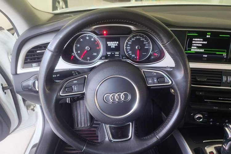 Used Audi A4 2014 40 TFSI allroad quattro plus version Steering Wheel