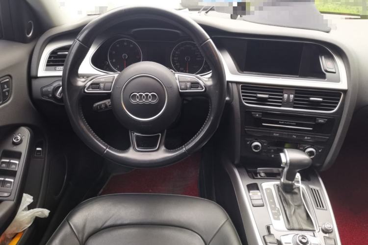 Used Audi A4 2014 40 TFSI allroad quattro plus version Steering Wheel