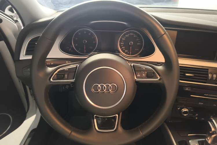 Used Audi A4 2014 40 TFSI allroad quattro plus version Steering Wheel