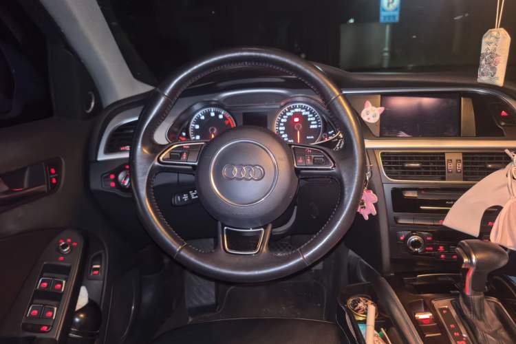 Used Audi A4 2014 40 TFSI allroad quattro plus version Steering Wheel