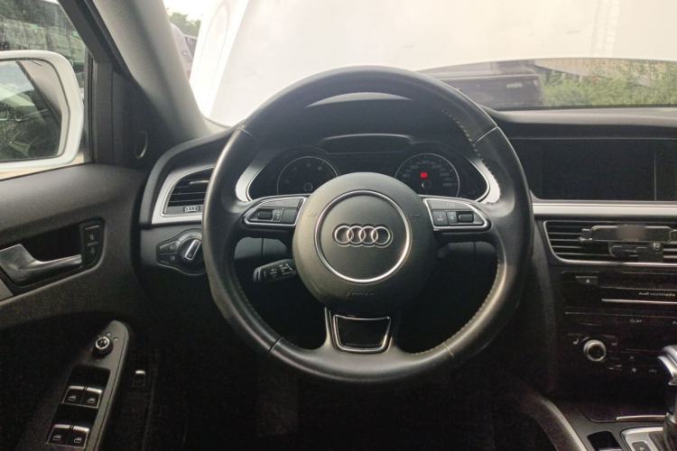Used Audi A4 2014 40 TFSI allroad quattro plus version Steering Wheel