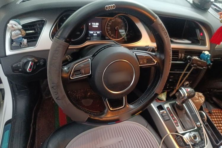 Used Audi A4 2014 40 TFSI allroad quattro plus version Steering Wheel