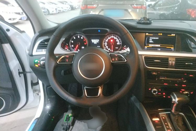 Used Audi A4 2014 40 TFSI allroad quattro plus version Steering Wheel