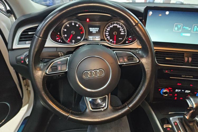 Used Audi A4 2014 40 TFSI allroad quattro plus version Steering Wheel
