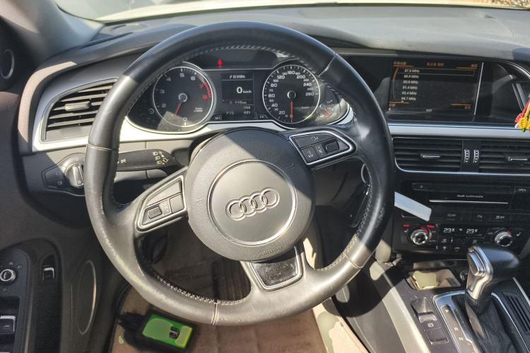 Used Audi A4 2014 40 TFSI allroad quattro plus version Steering Wheel