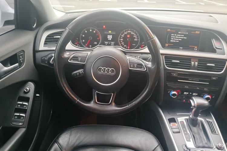 Used Audi A4 2014 40 TFSI allroad quattro plus version Steering Wheel