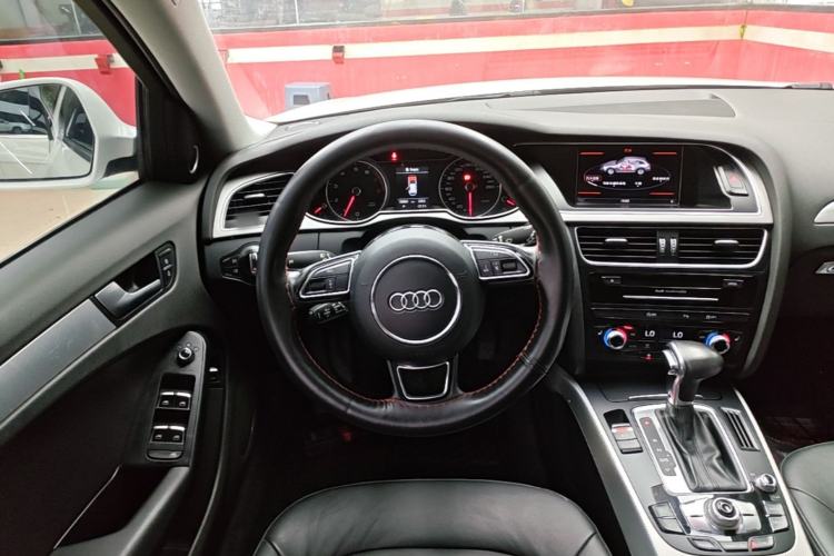 Used Audi A4 2014 40 TFSI allroad quattro plus version Steering Wheel