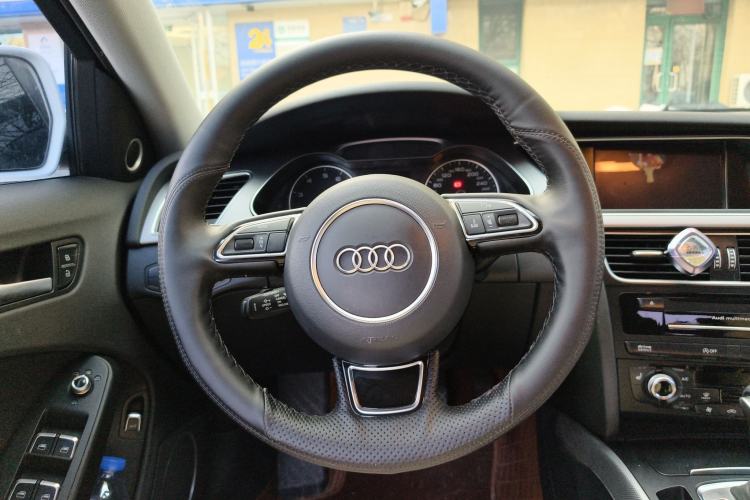 Used Audi A4 2014 40 TFSI allroad quattro plus version Steering Wheel